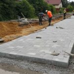Устройство дорожек и тротуаров из бетонных плит